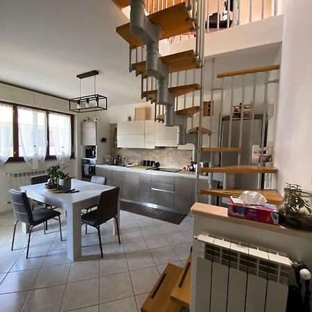 "Come A Casa" - Appartamento Gigi - Self Check In - Ospedale Humanitas - Forum Assago - Tram15 รอซซาโน ภายนอก รูปภาพ