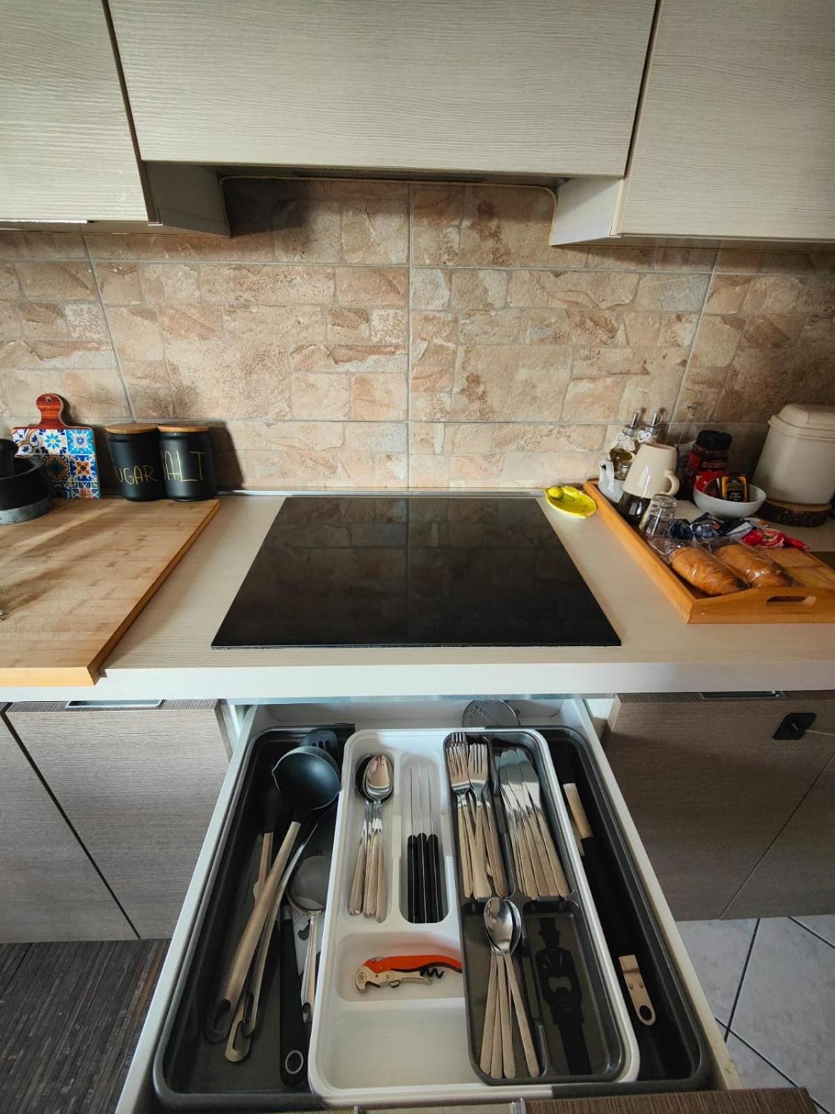 "Come A Casa" - Appartamento Gigi - Self Check In - Ospedale Humanitas - Forum Assago - Tram15 รอซซาโน ภายนอก รูปภาพ