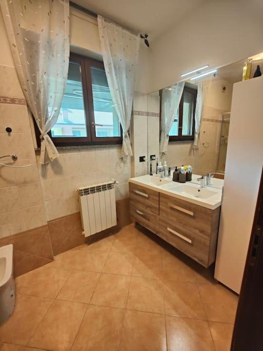 "Come A Casa" - Appartamento Gigi - Self Check In - Ospedale Humanitas - Forum Assago - Tram15 รอซซาโน ภายนอก รูปภาพ