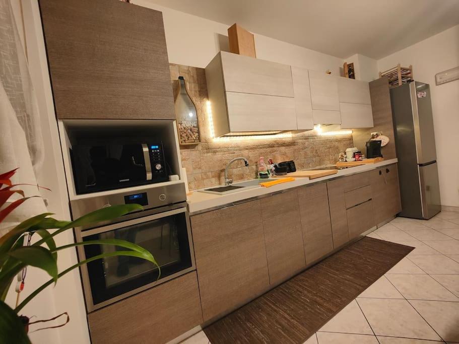 "Come A Casa" - Appartamento Gigi - Self Check In - Ospedale Humanitas - Forum Assago - Tram15 รอซซาโน ภายนอก รูปภาพ